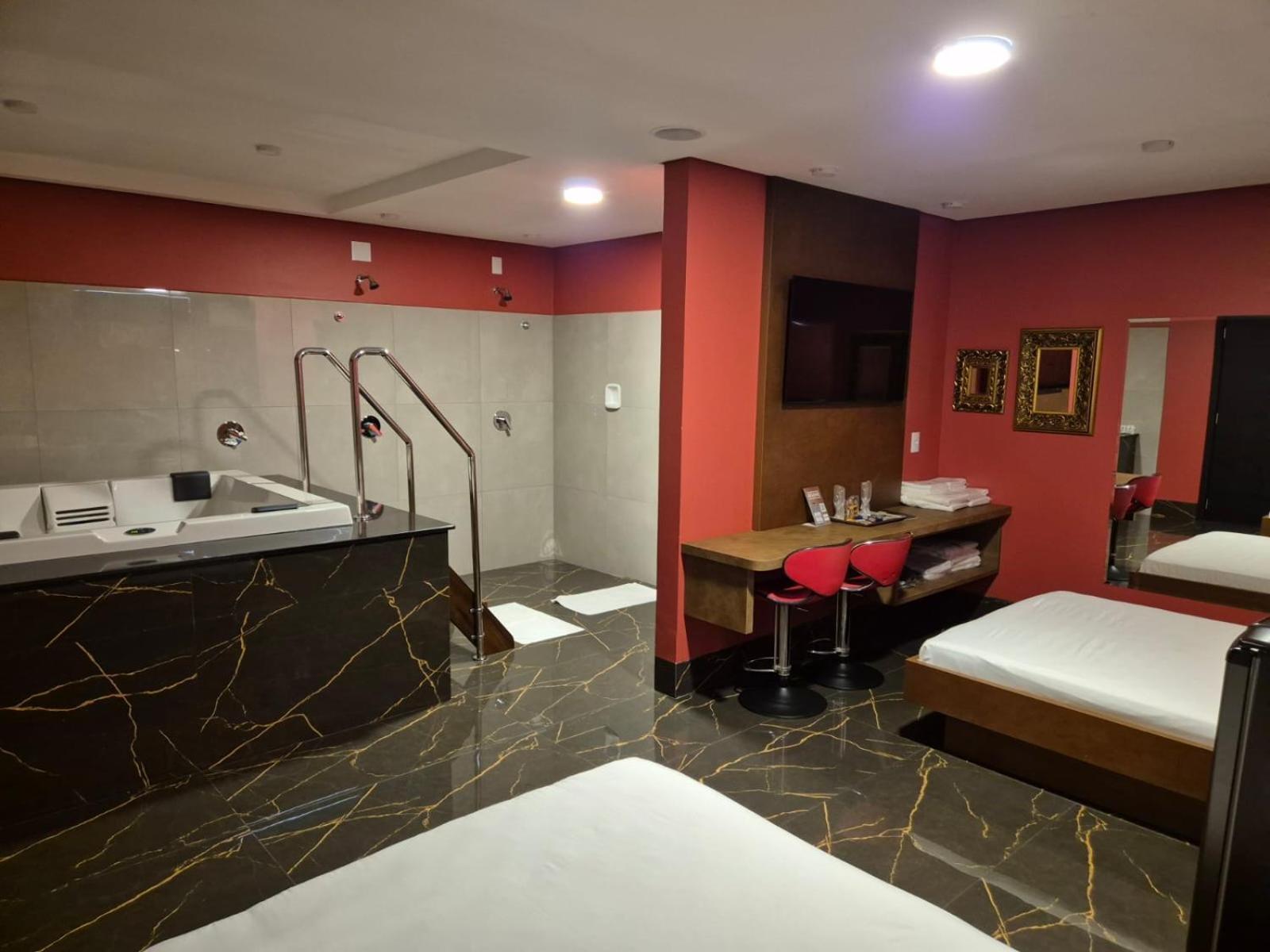 Tantra Motel Толедо Экстерьер фото